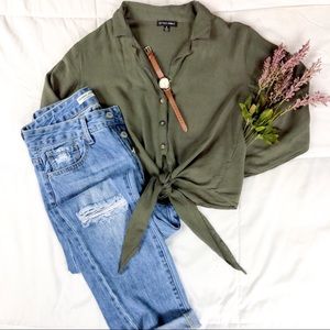 Forest green long sleeve women’s crop top